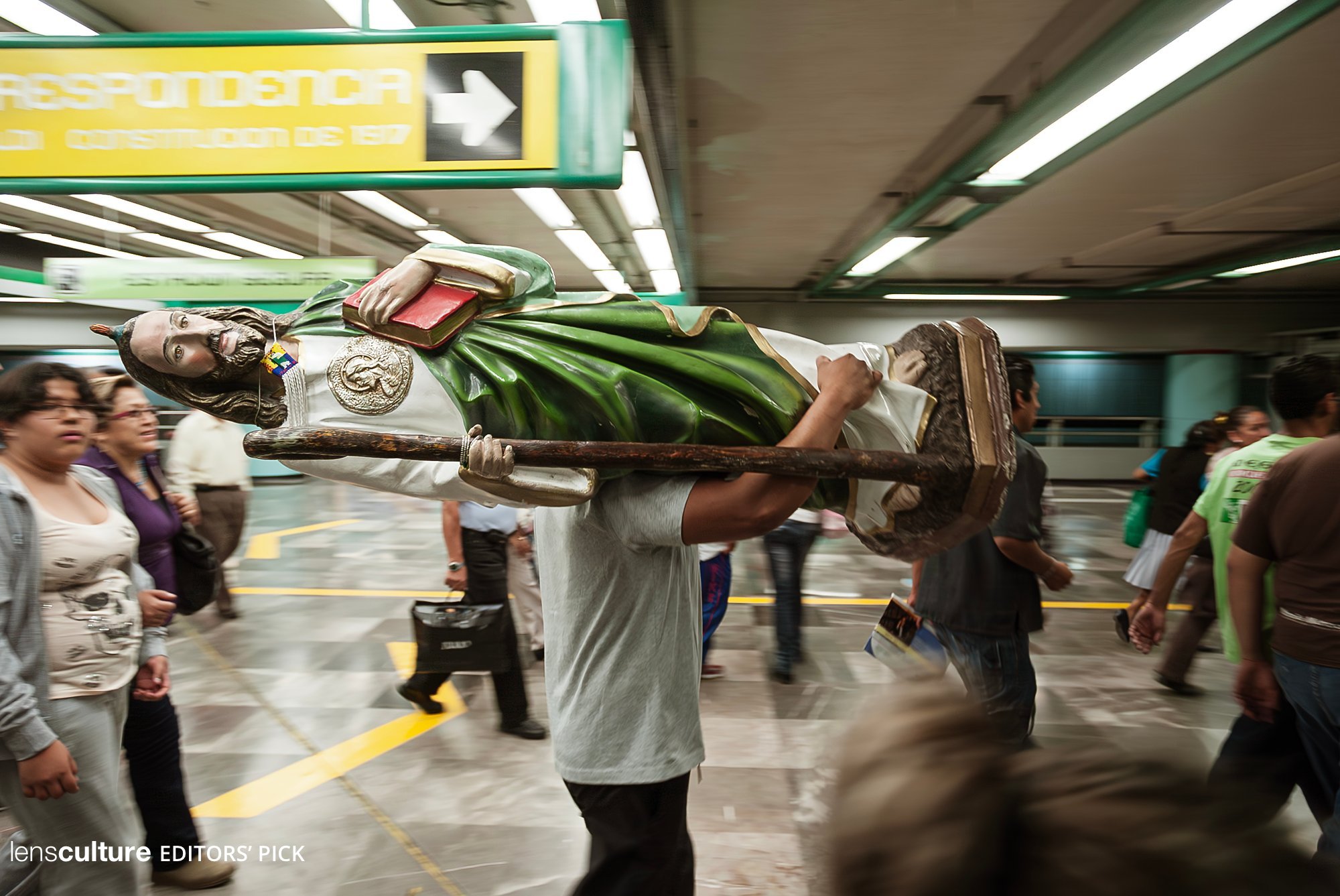 La fe también viaja en el metro