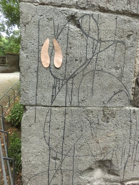 "GRACE & DANGER & GRAVITY""