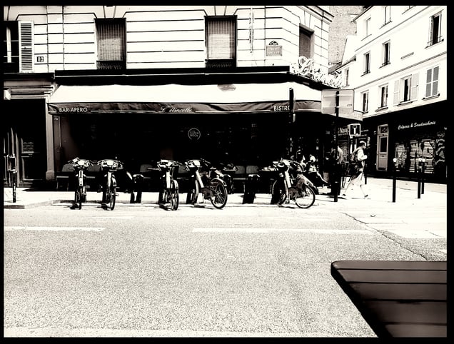 5  ...some take a rest in a BISTRO...