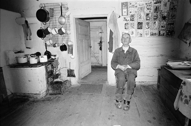 Zofia Rydet, Sociological Record, Podhale, Naprawa, 1978. People in Interiors cycle © Zofia Augustynska-Martyniak