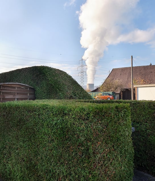 On the axis between heaven and earth