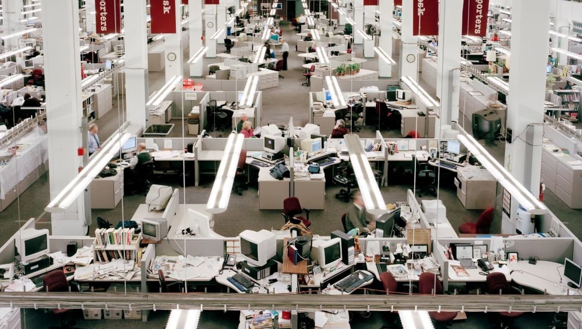 Newsroom, Facing 15th Street, 6:11pm, 2010 © Will Steacy