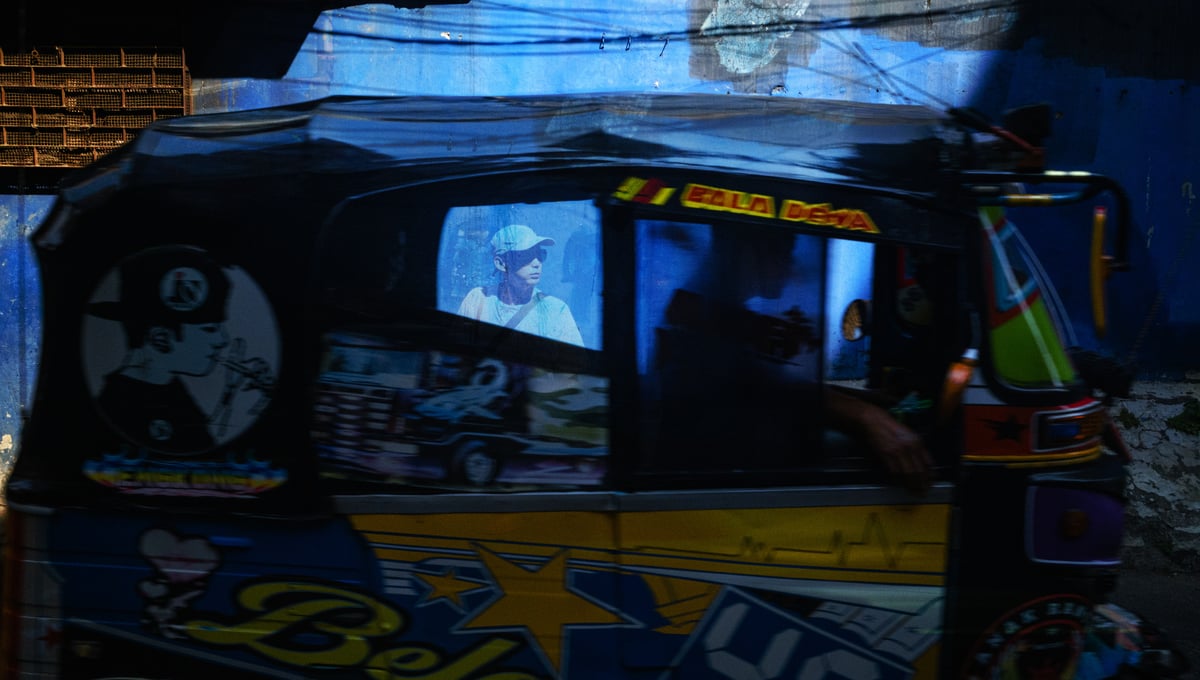 Behind the Glass, Bela 48
