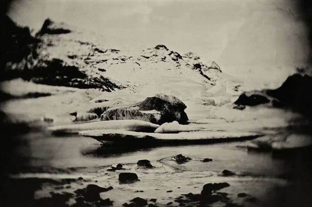 64º 1' 7" N 16º 23' 6" W