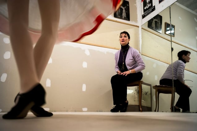 The French Dance Tutor.