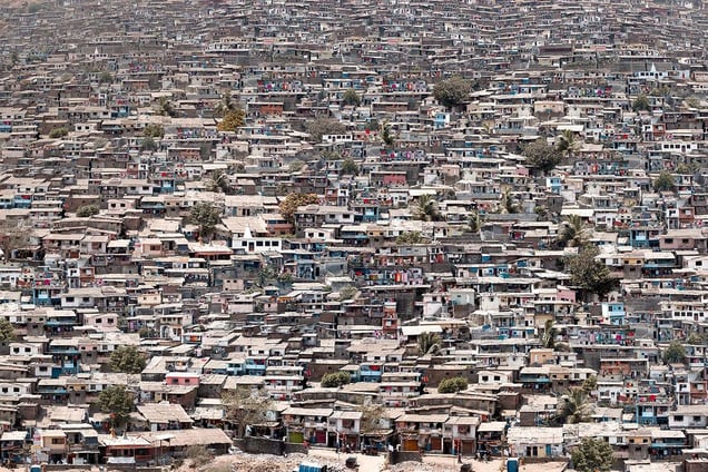 Ghatkopar Wadi, Mumbai, India (2009). From the series 'BRICS' © Marcus Lyon