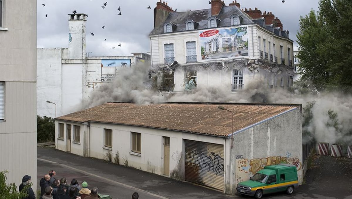 Implosion # 04 © Alban Lecuyer