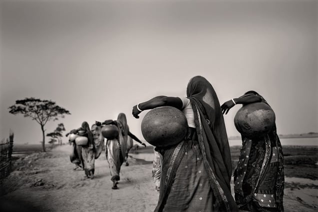 A quest for water. Bolabaria, Satkhira. © Munem Wasif/VU'
