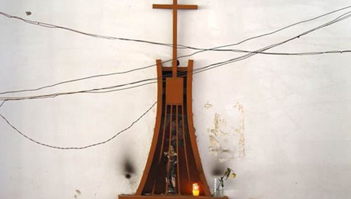 Christian shrine in a residential building, Beirut  2004 © Sinisa Vlajkovic