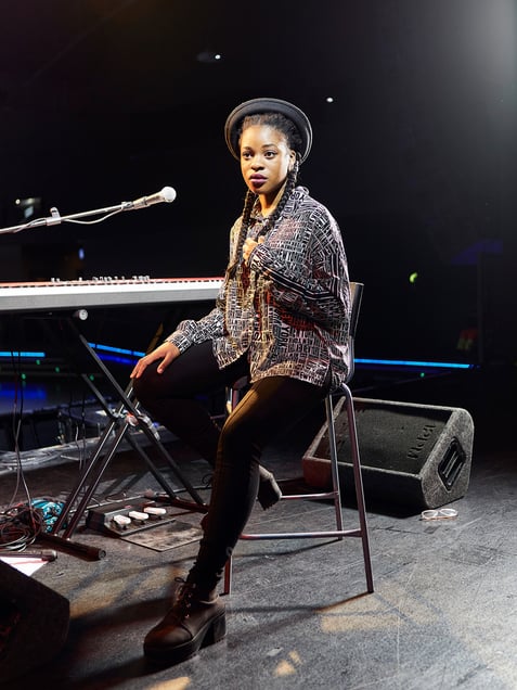 Afra Kane, 24 years old and a soul/ R’n’B singer as well as a classical pianist, born in Vicenza to Nigerian parents. She started her musical studies at the age of ten and her passion for music lead her to study classical piano for fifteen years as well as attending various conservatories around Europe. Indeed, she is an independent artist, without a record label or a manger; she defines her-self as a nomad artist, a hybrid of diverse cultures as well as different stylistic and musical influences.