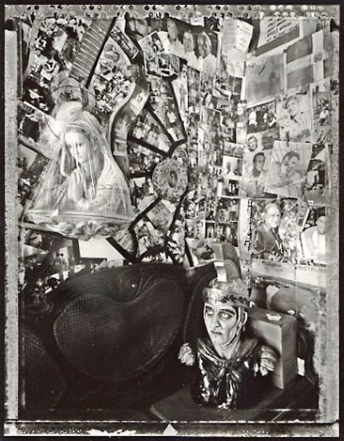 Santiago Book Store, Santiago de Cuba, 2002. © Elaine Ling