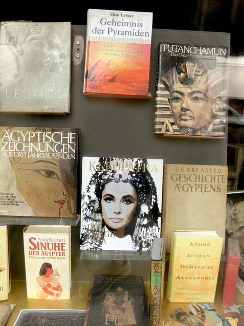 "WHO'S AFRAID OF ECHNATON?"