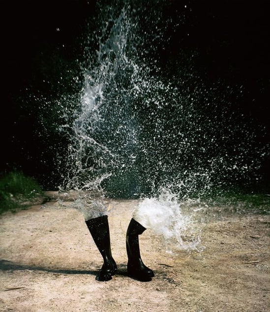 Wasserstiefel (Water boots) © Roman Signer, courtesy of Prix Pictet 2008