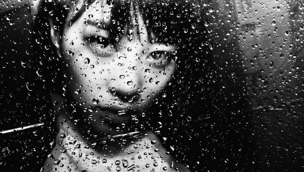 Through the vinyl umbrella