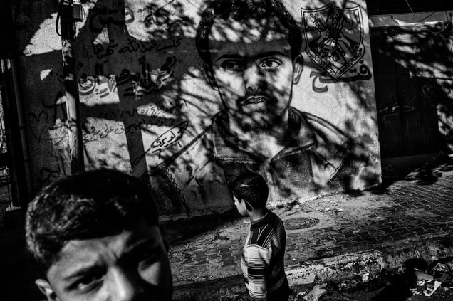 A wall painting commemorating a Fatah martyr