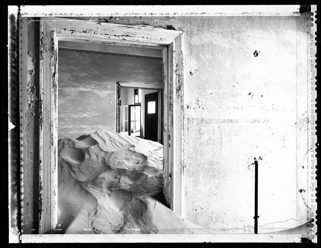 Abandoned: Namib Desert © Elaine Ling