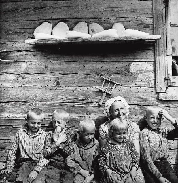 Lithuanian Family, 1967 © Antanas Sutkus, Russian Tea Room Gallery
