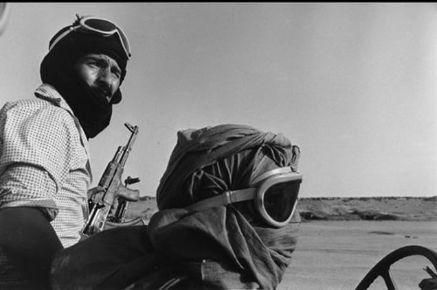 The Western Sahara. Polisario. Bachir and Suelma in Guelta Zemmour. 1981. From the book "War Photographer: Between Shadow and Light" © Christine Spengler