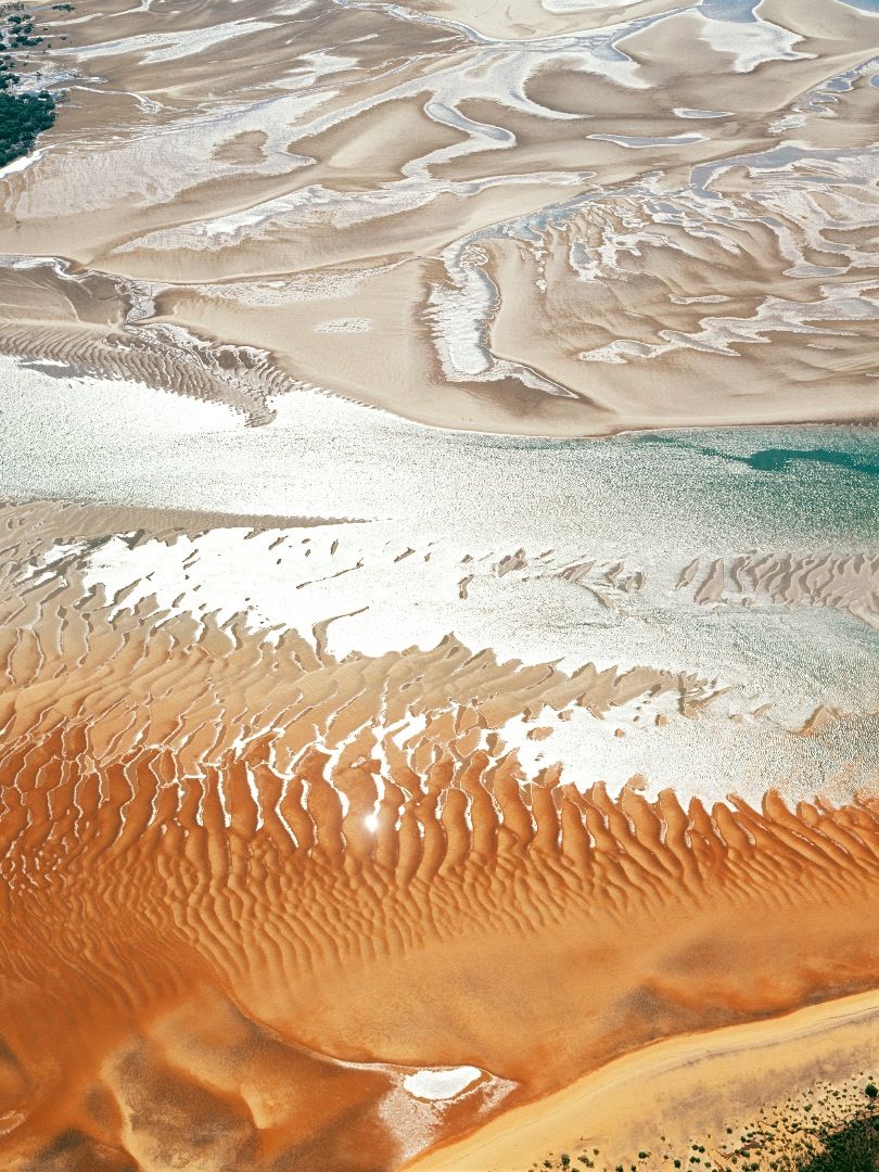 Abstract Earth - Photographs and text by Richard Woldendorp