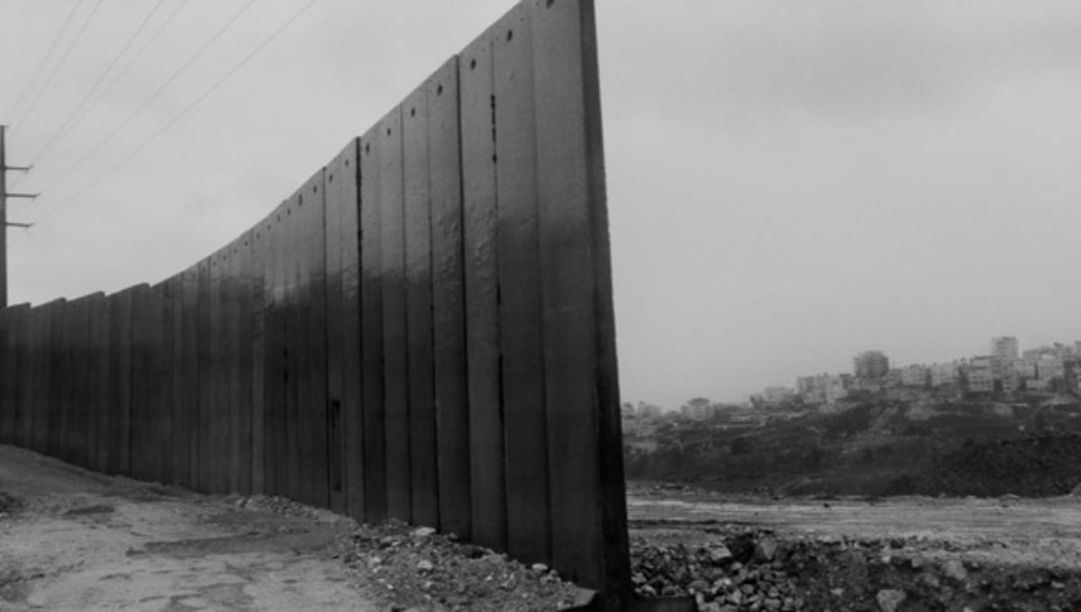 Detail from Wall: Israeli & Palestinian Landscape 2008-2012 (Shu’fat refugee camp, overlooking Al ‘Isawiya, Jerusalem), 2008–12. Pigment print, 32 7/8 x 100 in. (83.5 x 254 cm). © Josef Koudelka/Magnum Photos
