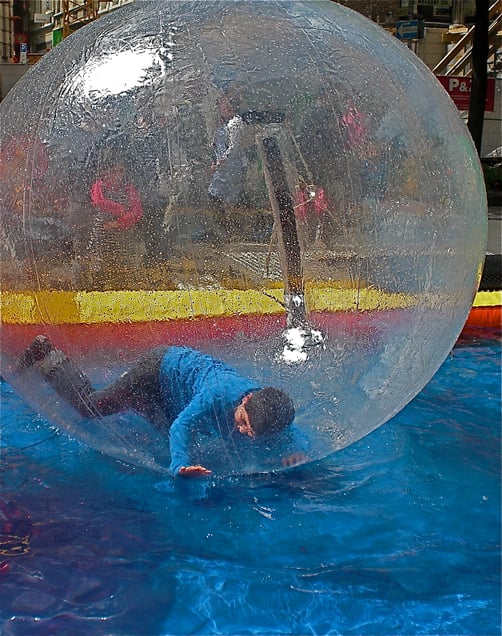 "LIFE IN BUBBLES" "BLASENEXISTENZ"