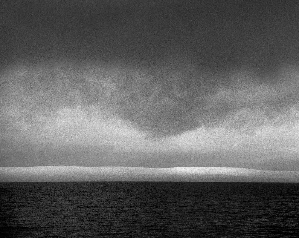 アート・デザイン・音楽 here far away / pentti sammallahti Pentti Sammallahti - Here Far Away, Dewi Lewis, 2012