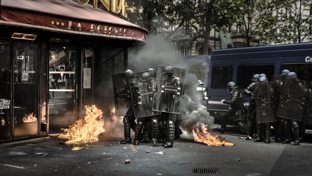 Anger. Paris, Boulevard du Montparnasse. May 17, 2016