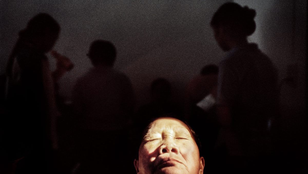Lampang, Thailand, 2005. A medical examination in Wuang Nua Hospital.