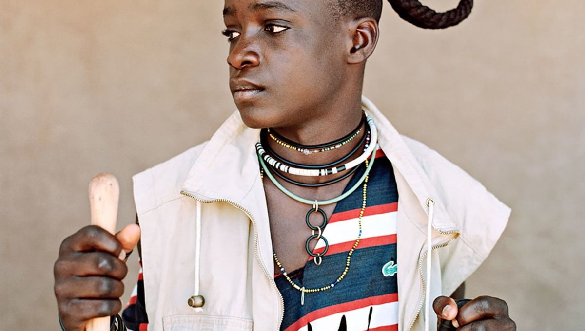 Vapwakuapi Thom, 2014 © Kyle Weeks. Courtesy Officine dell'Immagine