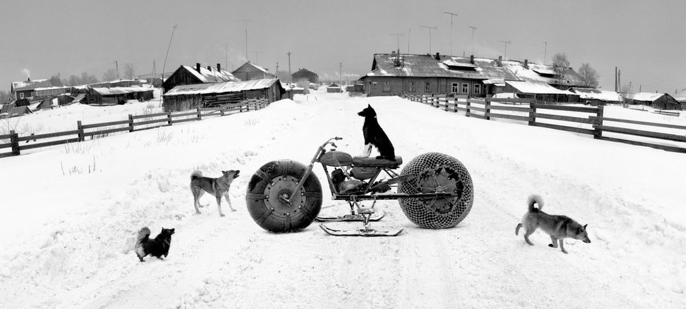Here Far Away - Photographs by Pentti Sammallahti | LensCulture
