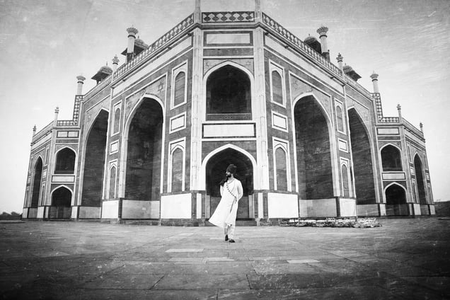 While Khusrau's poetry had tasted fame at a young age, it was later when he began writing with immense simplicity that he made a home in the hearts of a wide array of people