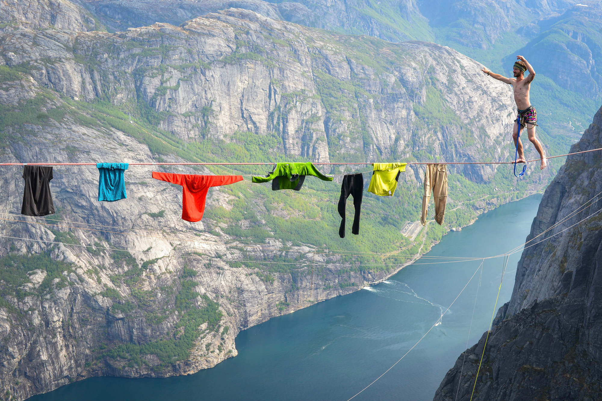 Des randonneurs du ciel en quête d'adrénaline