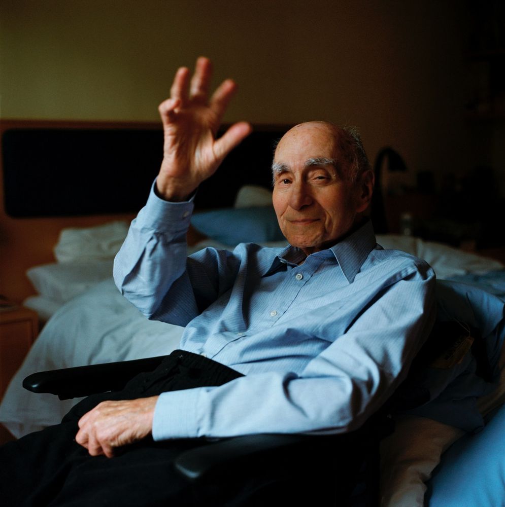 Still Here　Lydia Goldblatt Still Here - Photographs by Lydia Goldblatt | LensCulture