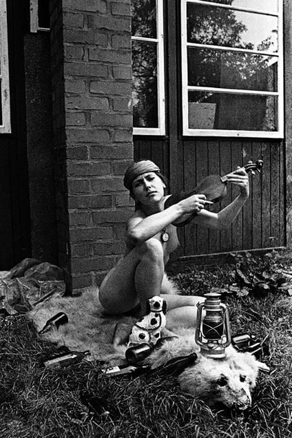 Dagmar mit geige, dagmar with violin, 1972 from Kratzen am Beton (1970-1978) © Barbara Metselaar-Berthold (Germany), from the exhibition Behind Walls: Eastern Europe before 1989. Courtesy of the Noorderlicht Photofestival 2008.