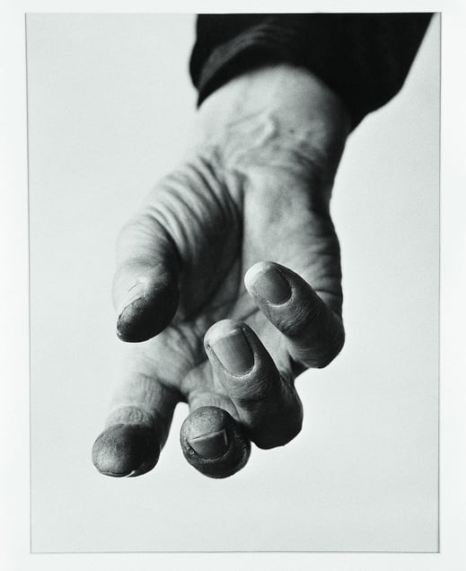 Henry Moore, 1963, silver print, gift of the artist, 1965. Courtesy of The Richard Avedon Foundation and La Parisienne de Photographie, 2015.