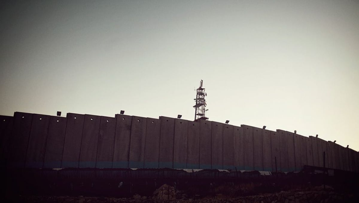 The Barrier. Bethlehem. July 2011 © Lars Håberg