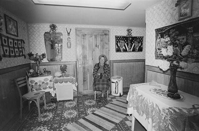 Zofia Rydet, Sociological Record, Chocholów, 1981. People in Interiors cycle © Zofia Augustynska-Martyniak
