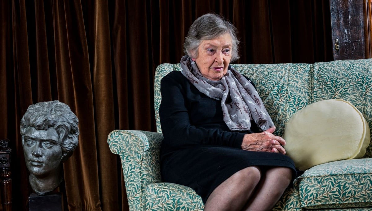 Dorothy at 30, Dorothy at 80.