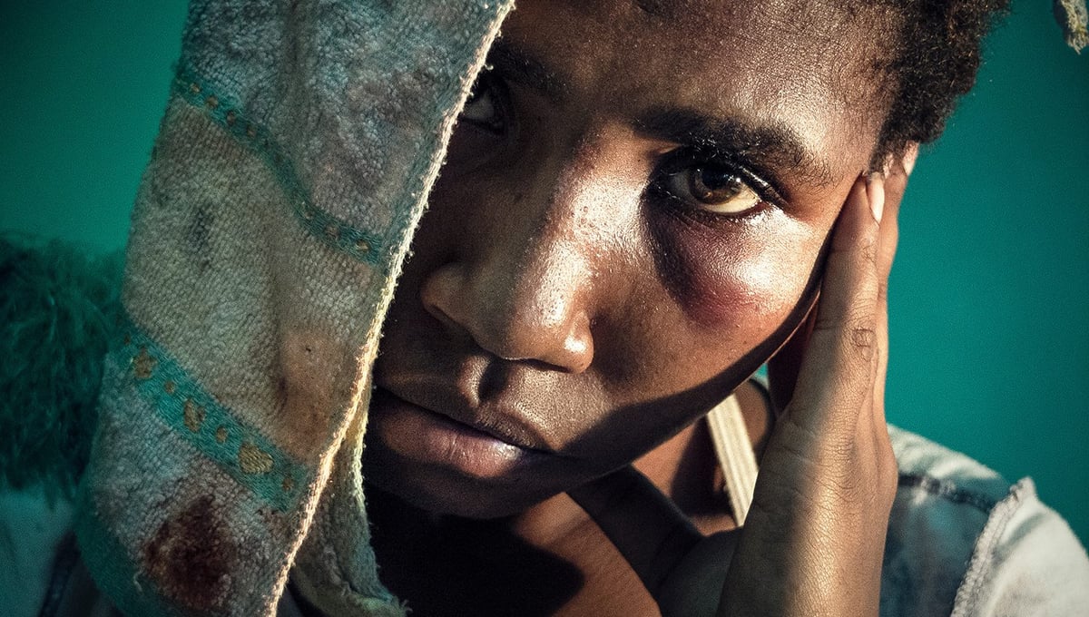 Banil came to the Antenatal Clinic of Port Moresby after having been sexually assaulted by her ex-boyfriend. The day after their separation, her former partner came to her parents’ house and, threatening her with a knife, dragged Banil to a bush area. There he beat her and raped her. Banil’s father managed to find his daughter lying unconscious on the ground and brought her to the hospital.