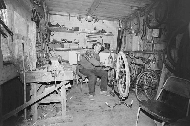 Zofia Rydet, Sociological Record, Chocholów, 1981. People in Interiors cycle © Zofia Augustynska-Martyniak