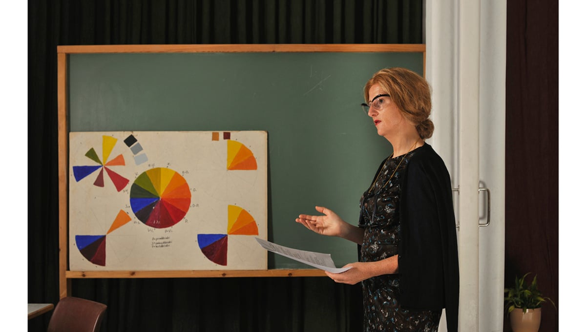 FIG. 16799KEL (TM)Adult Education Centre’s painting and drawing class. Teacher Riitta Ranta.                         Year: 1986 reimagined as 1956 (2015).    Location: Mänttä