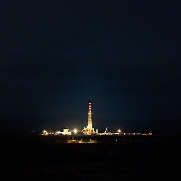 Elements of the countryside surrounding the US Navy Housing Settlements in South-east Sicily  Oil extraction facility © Massimo Cristaldi, Insulae