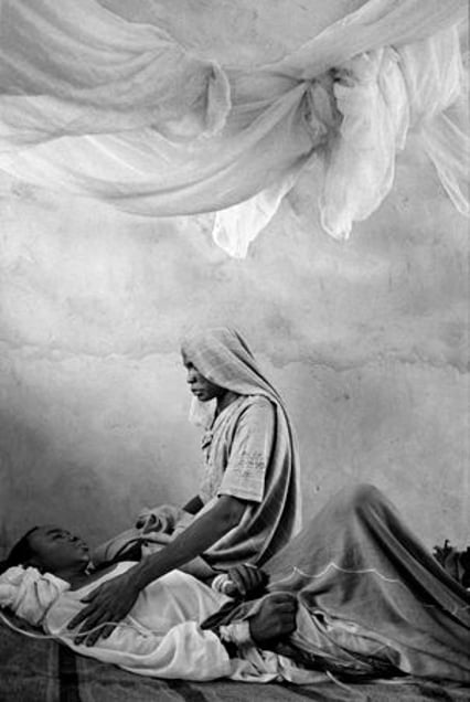 1st prize Contemporary Issues Singles © James Nachtwey, USA, VII for Time Magazine. Refugee woman and son, Darfur. A woman displaced by conflict in Darfur, Sudan, cares for her son, who is sick with Hepatitis E, in a hospital in West Darfur. The region saw one of the worst humanitarian crises of the year following attacks by Arab militias.