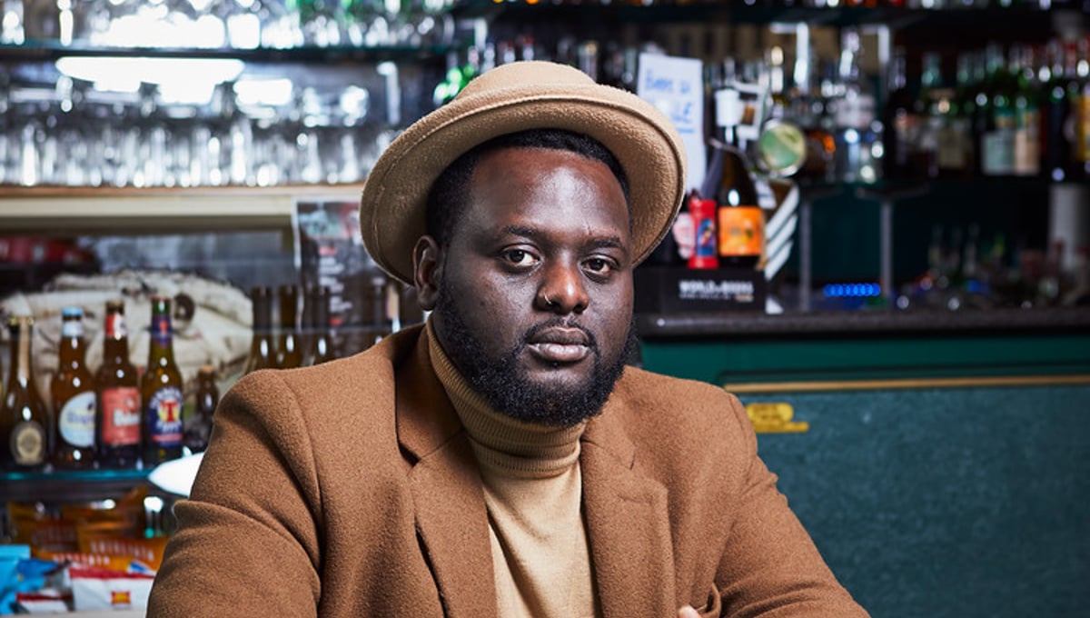 Tommy Kuti, 29 years old, Italian rapper of Nigerian origins. 
Raised in Castiglione delle Stiviere in the neighbourhood known as the “5 continents”. He vividly recalls when a schoolteacher held a class on African history and culture: “all us that were clearly different from our peers felt appreciated and accepted”.
His singles describe Italy today; through sharp rhymes and critiques he ironically recounts about police, racism and fake news.