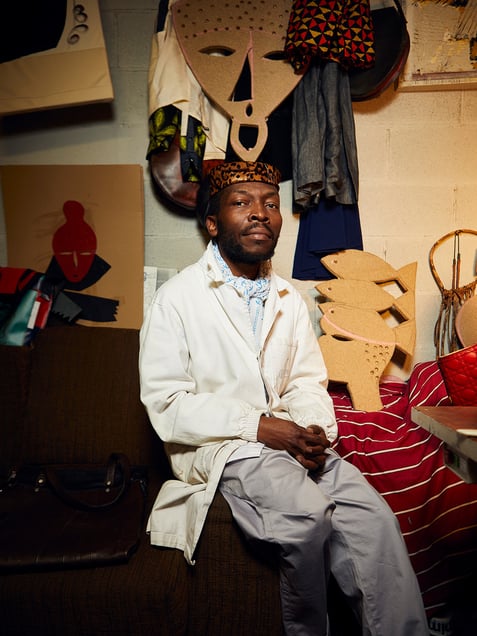 Luloloko Mays, 40 years old, is an artisan originally from the Democratic Republic of Congo; initially a painter who with time grew closer to other artistic realities like fashion and dressmaking.
He arrived in Italy in the year 2000 thanks to a scholarship promoted by the Italian Embassy that enabled him to move to Florence and start the Fine Art Academy there. 
The cultural ambience together with the artisanal mastery present in Florence allowed his artistic talents as a painter to develop and embrace the world of fashion.
 Luloloko has been living and working in Florence for twenty years now, he feels like an old foreigner that knows the ins and outs of the city. His competences and personal vison in the worlds of art and fashion enabled him to feel integrated.