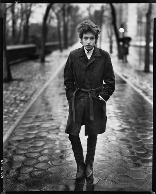 Bob Dylan, musician, Central Park, New York, February 10, 1965, © 2008 The Richard Avedon Foundation