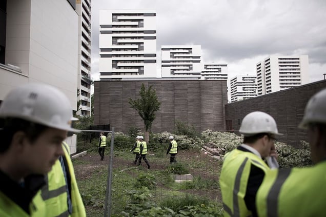 Since 2004, the inhabitants live to the rhythm of rennovation works. The will of the authorities is to reintegrate the estate inside the capital. Total cost: € 142 million. © Hugo Aymar