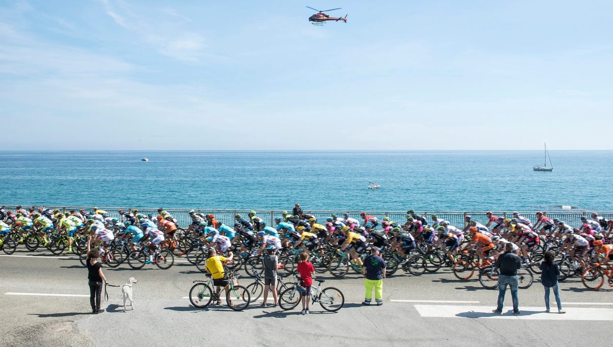 Stage: Liguria. Celle Ligure. Along the coast of the western Riviera, this stage has a mainly level route facing the Ligurian sea.