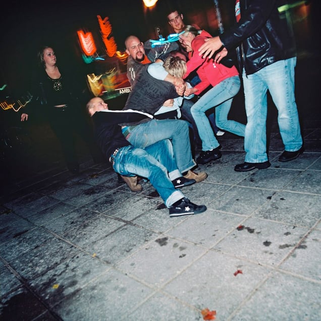 Outside a bar, 03.50  from the series BATTERED (2006-2007). © Harri Pälviranta
