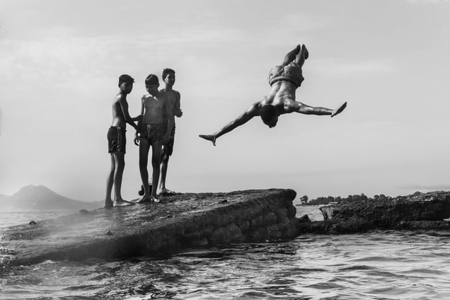 Diving for freedom